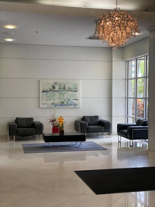 Sunny Isles Beach Spacious Apartment Exterior photo